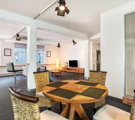 Apartment Loft Im Fabrikstil Mit 2 Eigenen Schlafzimmern Mit Wlan Und Parkplatz *