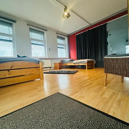 Loft Im Fabrikstil Mit 2 Eigenen Schlafzimmern Mit Wlan Und Parkplatz Apartment *